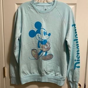⬛️⬛️ Disneyland Women’s Fitted Sweatshirt (size S)